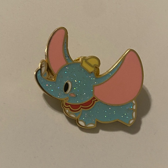 Disney Loungefly mystery pin blind box glitter DUMBO flying Pin (OPENED) - Picture 4 of 4